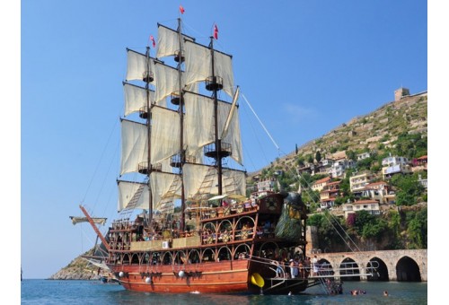 Pirates Boat Tour